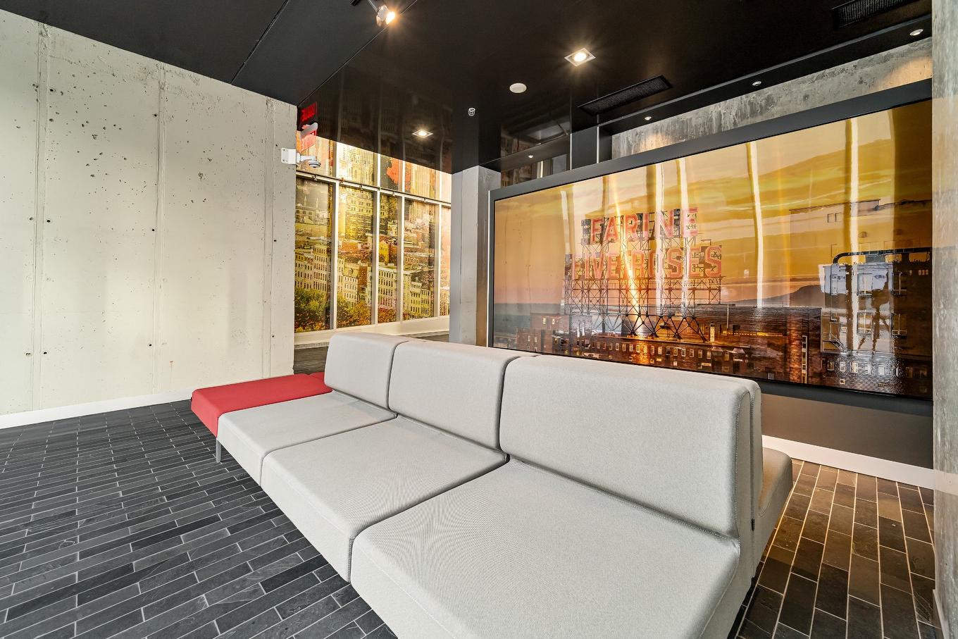 Hall d'entrée/Vestibule - 206-888 Rue Wellington, Montréal (Ville-Marie), QC - Photo Showing Other Room