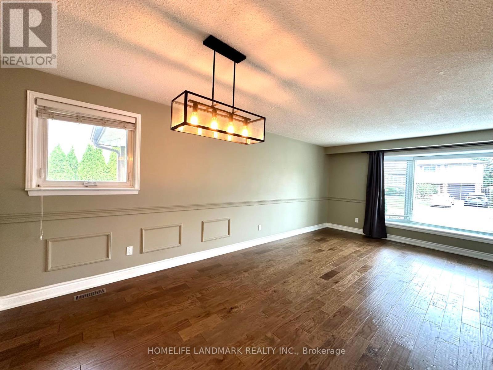 684 Cape Avenue, Burlington, ON - Indoor Photo Showing Other Room