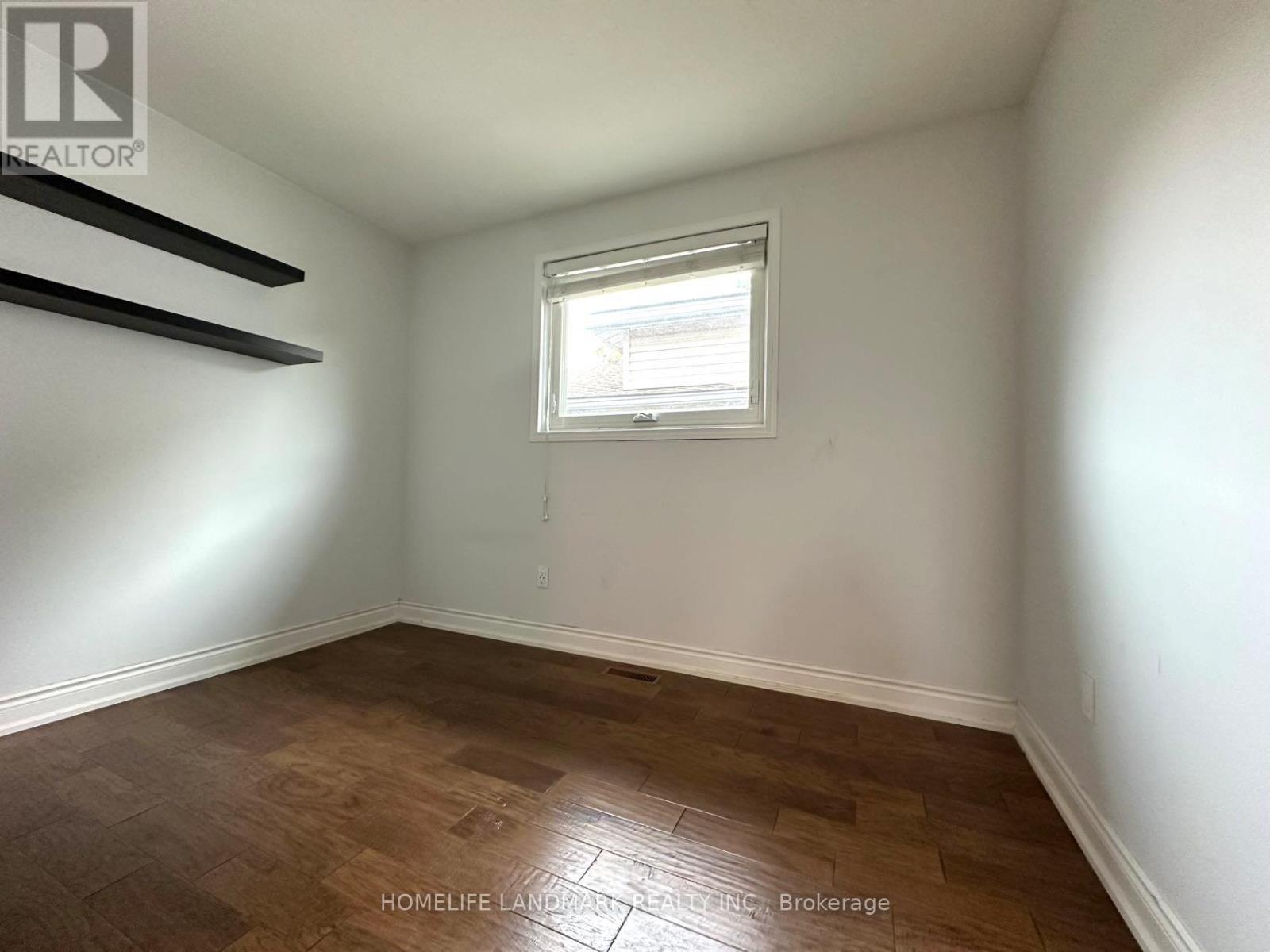 684 Cape Avenue, Burlington, ON - Indoor Photo Showing Other Room