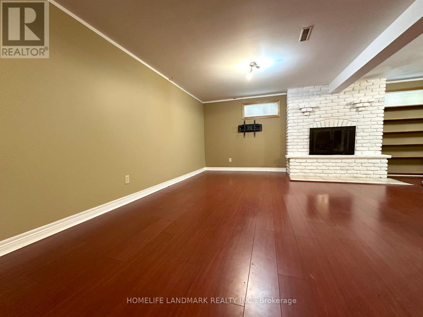 684 Cape Avenue, Burlington, ON - Indoor Photo Showing Other Room