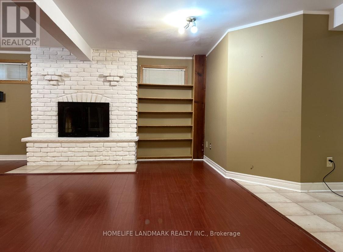 684 Cape Avenue, Burlington, ON - Indoor Photo Showing Other Room