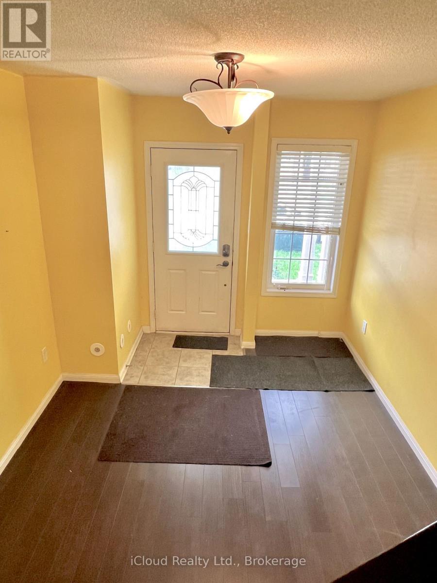 732 Shortreed Crescent, Milton, ON - Indoor Photo Showing Other Room