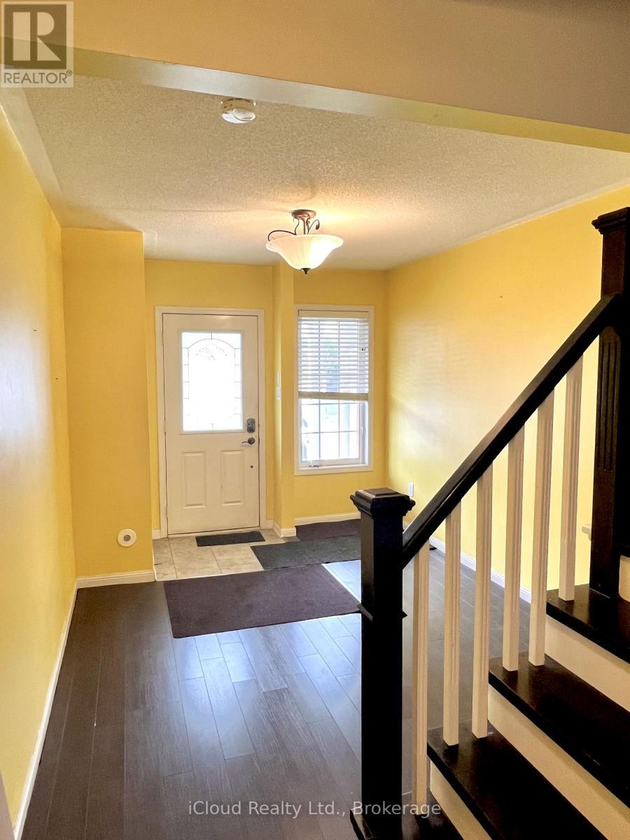 732 Shortreed Crescent, Milton, ON - Indoor Photo Showing Other Room