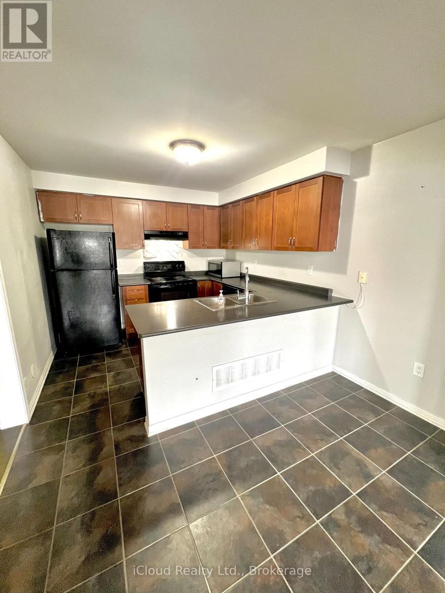 732 Shortreed Crescent, Milton, ON - Indoor Photo Showing Kitchen