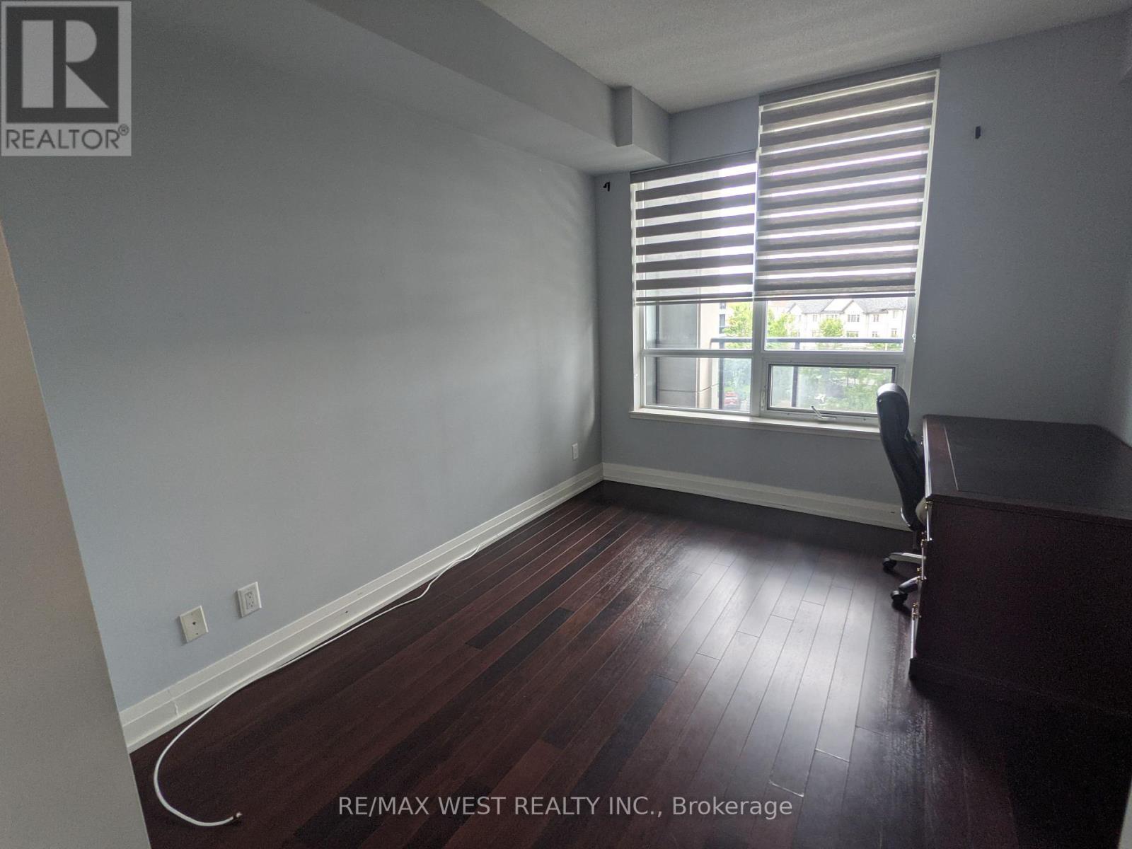404 - 85 North Park Road, Vaughan, ON - Indoor