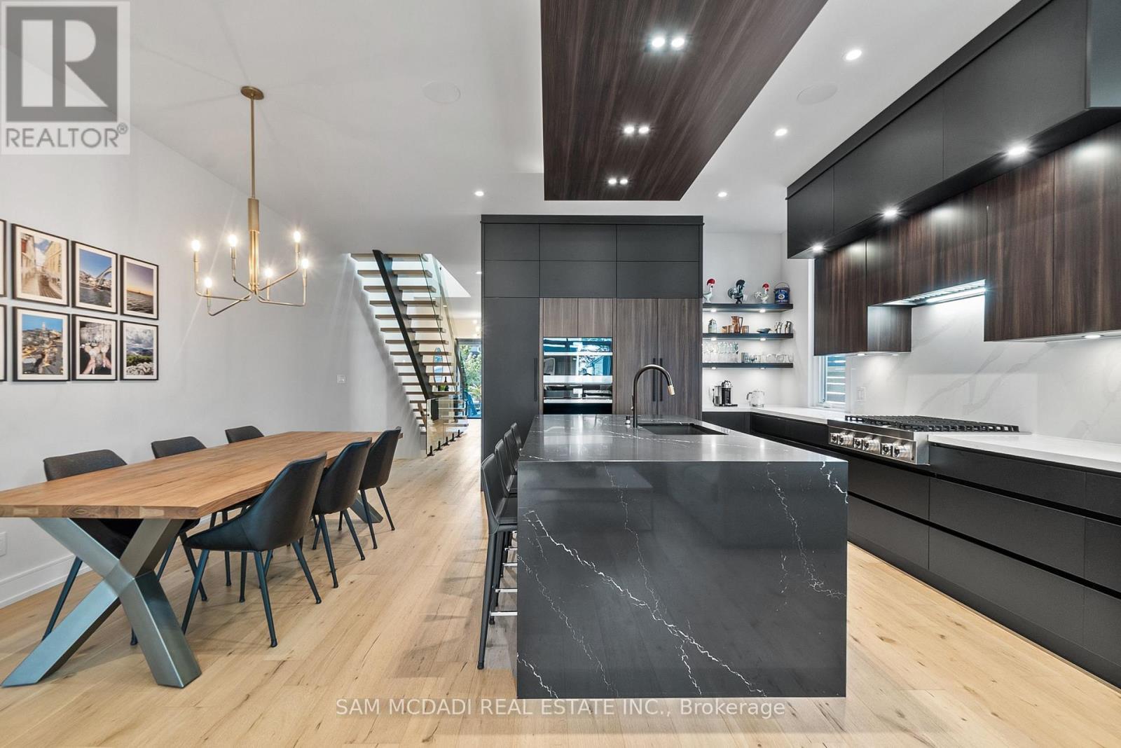 39 Oakwood Avenue N, Mississauga, ON - Indoor