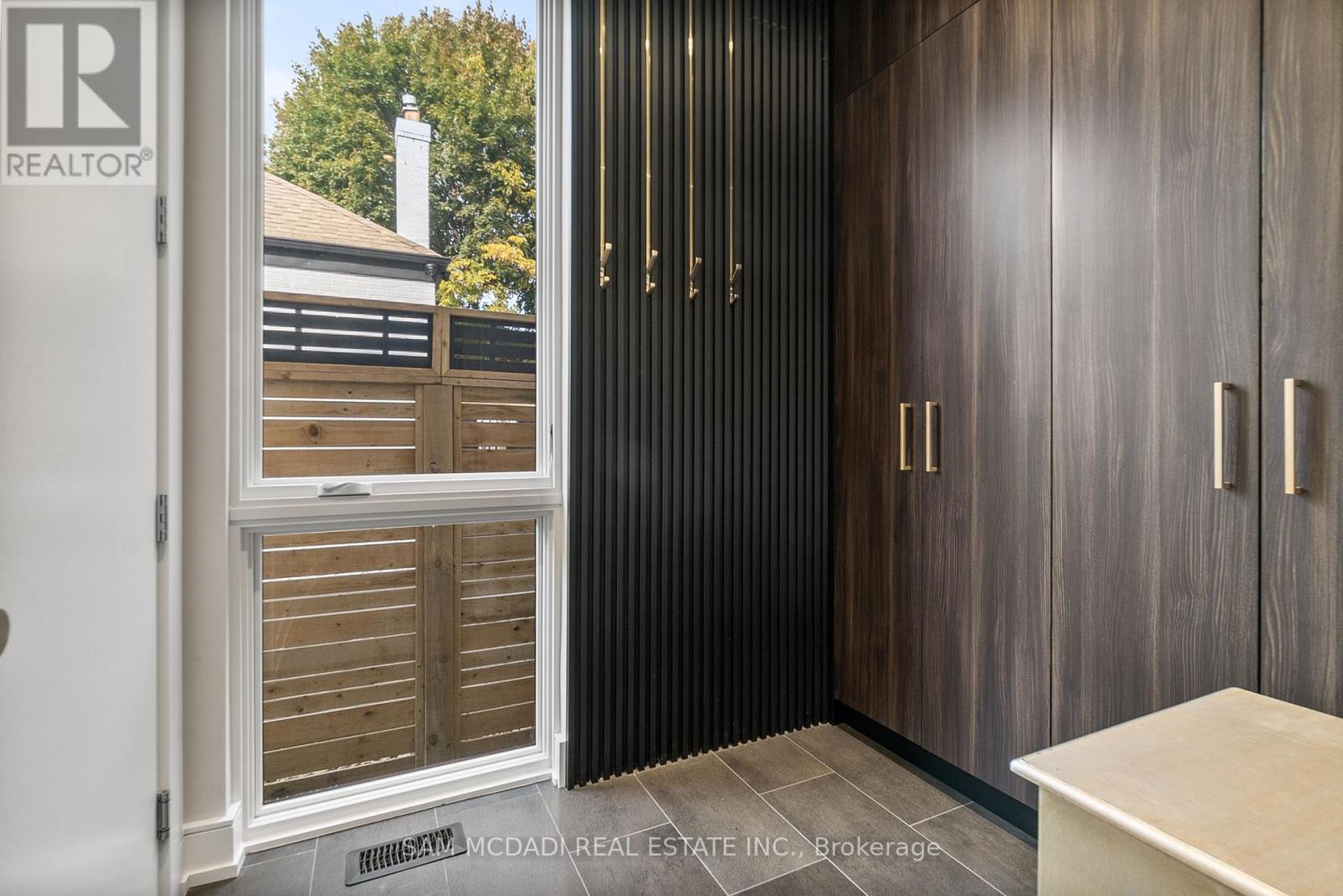 39 Oakwood Avenue N, Mississauga, ON - Indoor Photo Showing Other Room