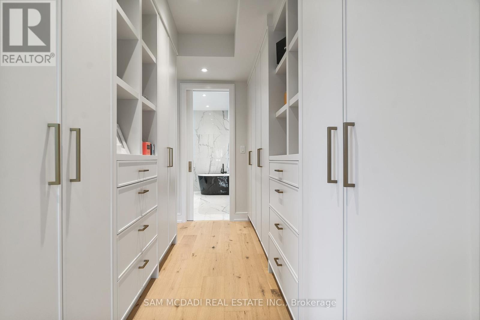 39 Oakwood Avenue N, Mississauga, ON - Indoor Photo Showing Other Room