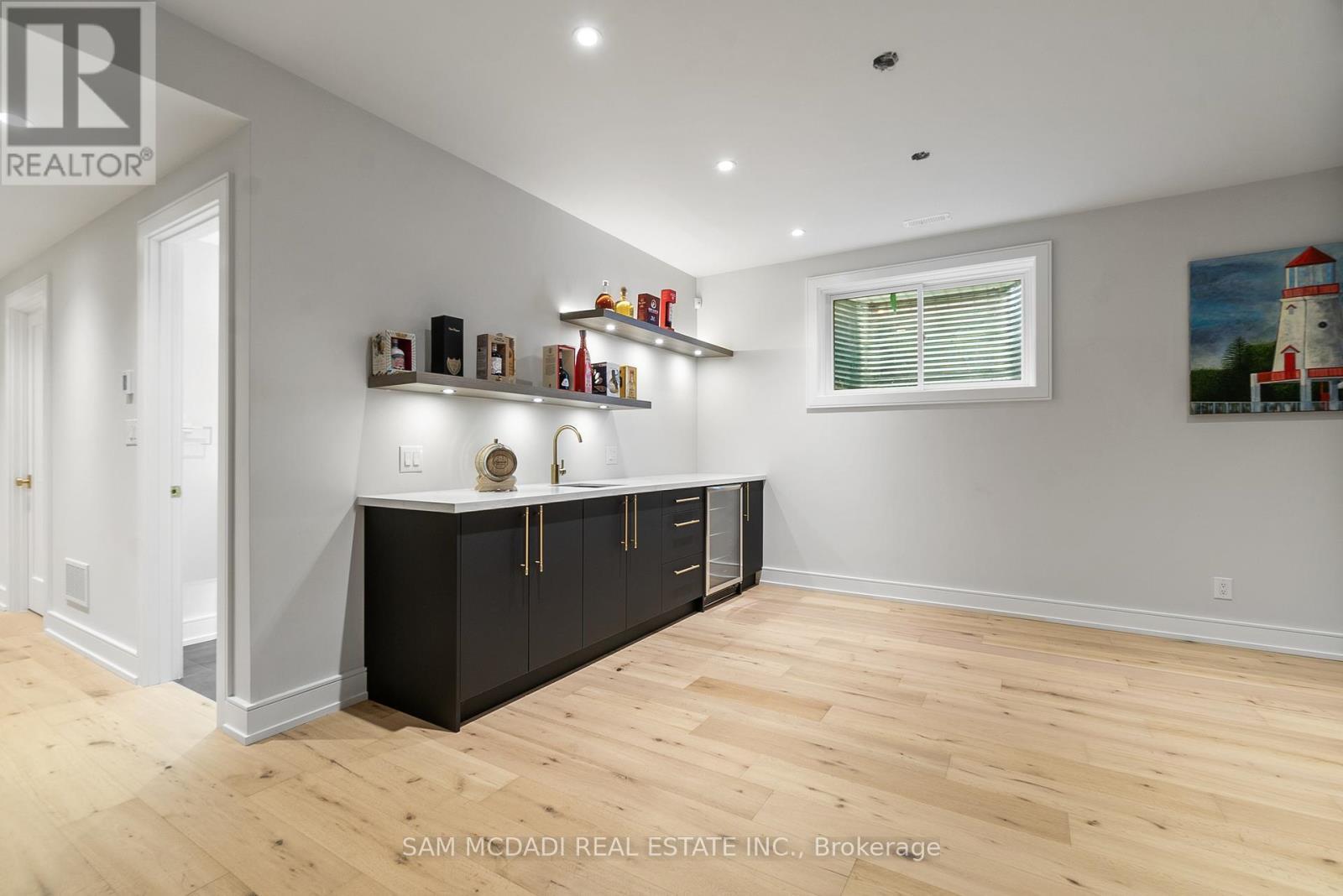 39 Oakwood Avenue N, Mississauga, ON - Indoor Photo Showing Other Room