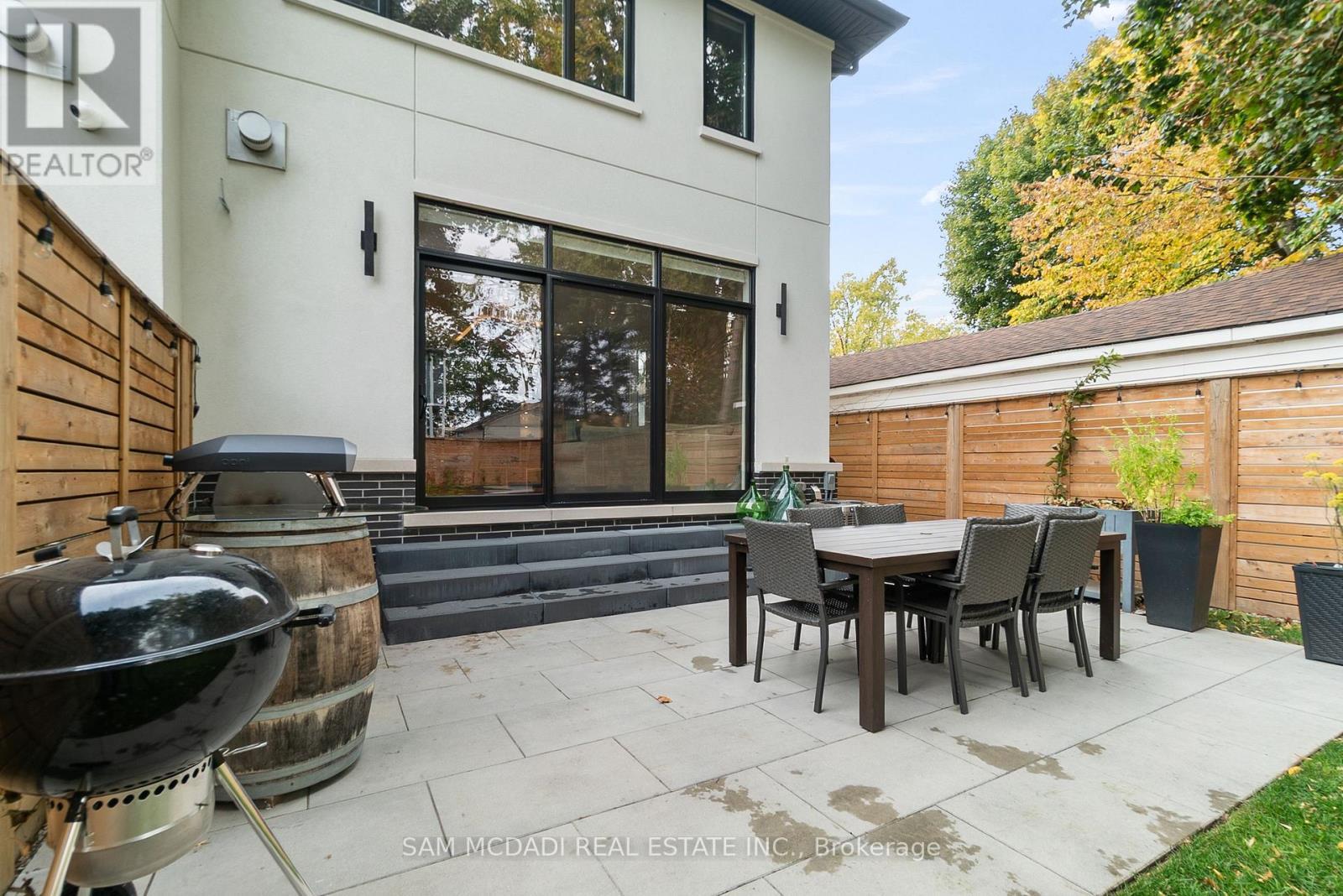 39 Oakwood Avenue N, Mississauga, ON - Outdoor With Exterior
