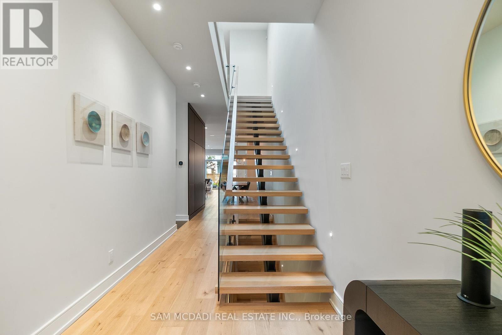 39 Oakwood Avenue N, Mississauga, ON - Indoor Photo Showing Other Room