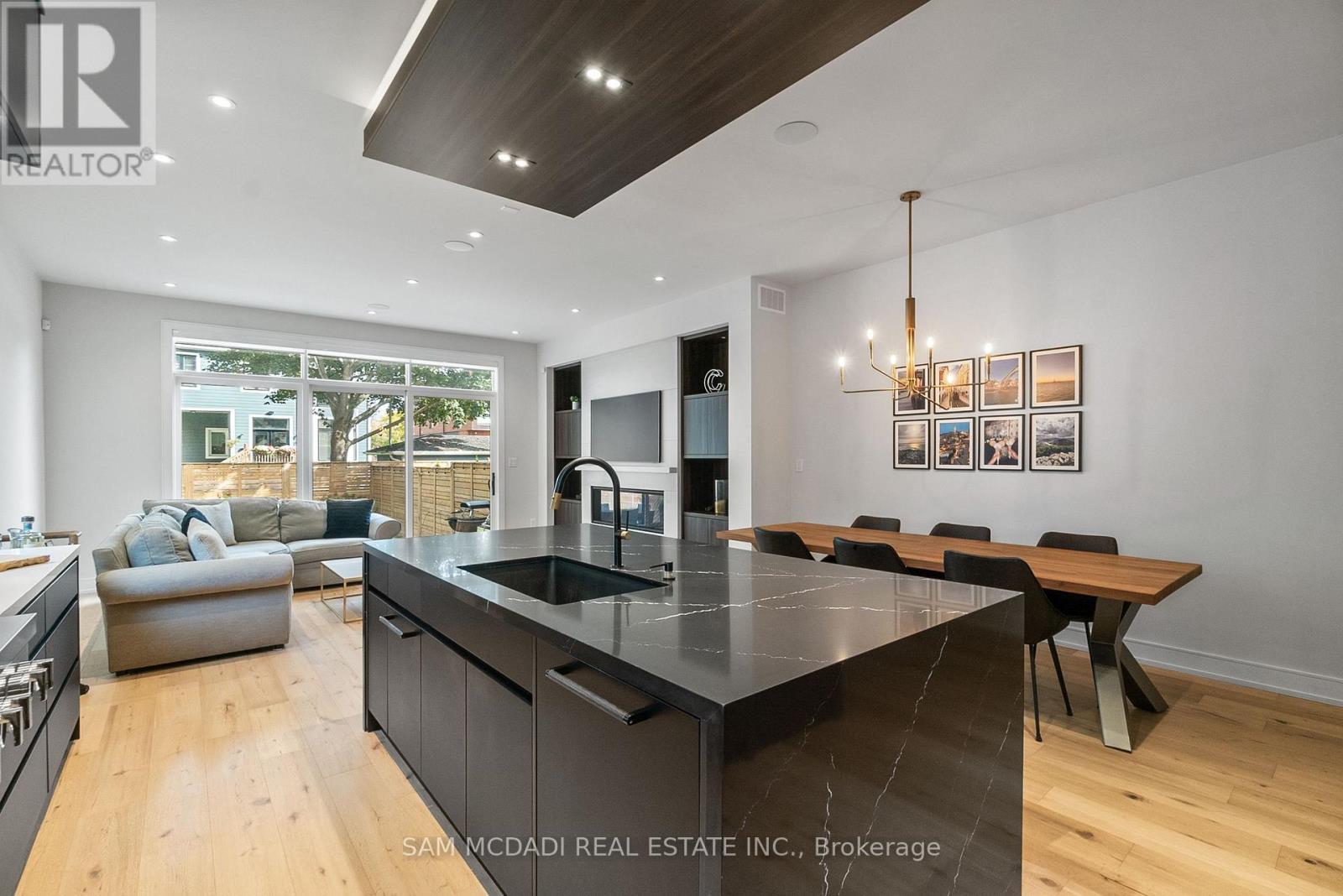 39 Oakwood Avenue N, Mississauga, ON - Indoor