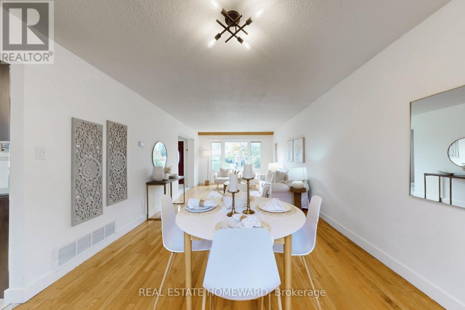 255 Kristin Grove, Mississauga, ON - Indoor Photo Showing Dining Room