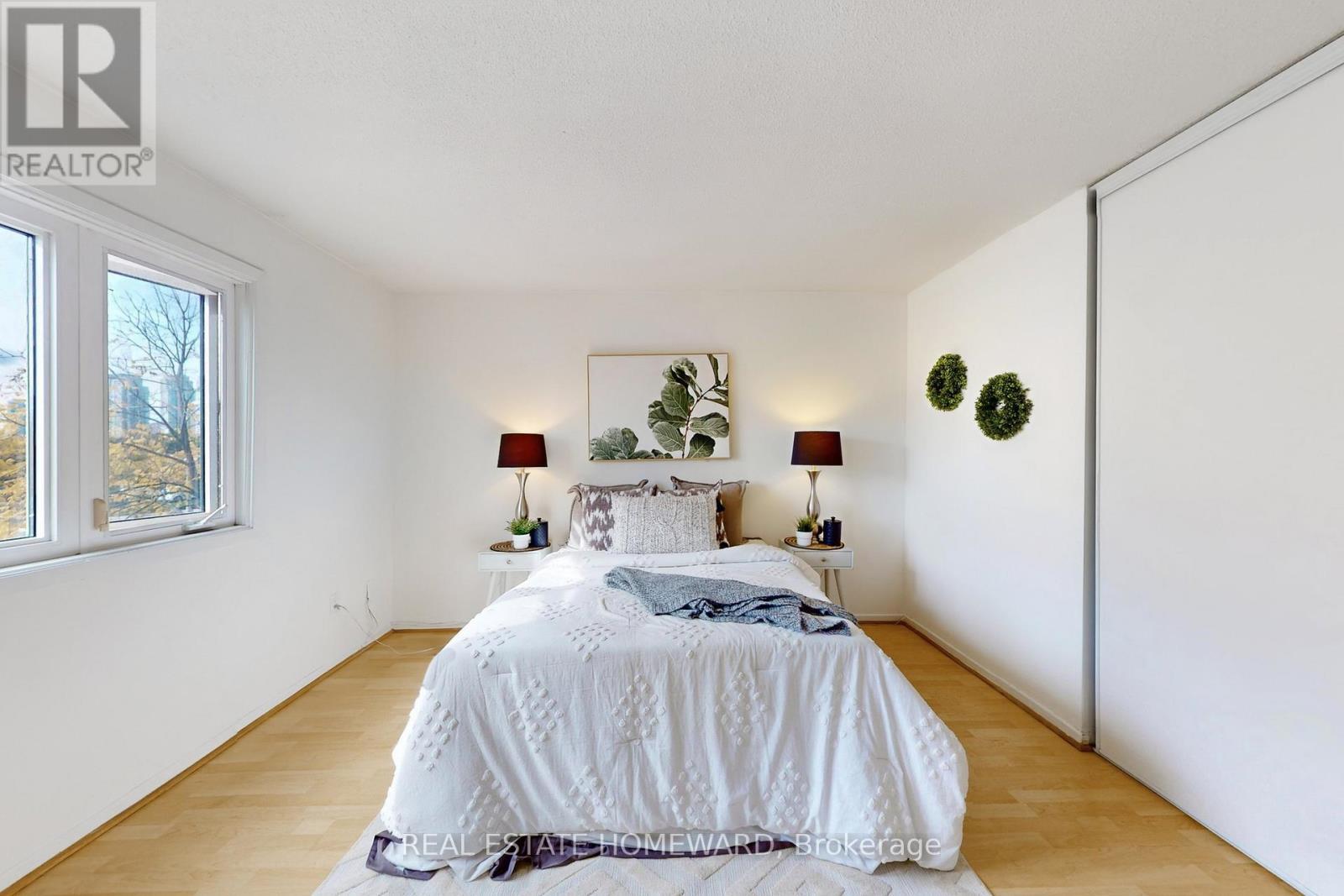 255 Kristin Grove, Mississauga, ON - Indoor Photo Showing Bedroom