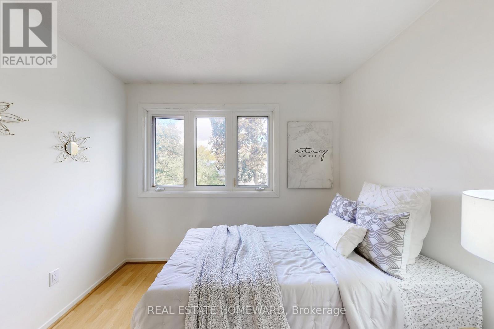 255 Kristin Grove, Mississauga, ON - Indoor Photo Showing Bedroom