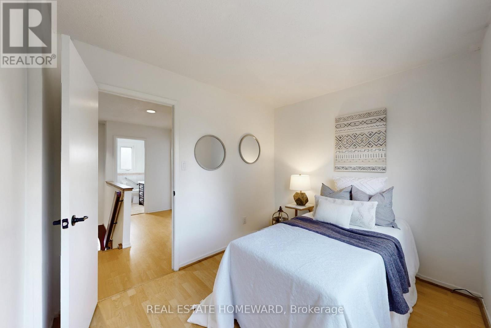 255 Kristin Grove, Mississauga, ON - Indoor Photo Showing Bedroom