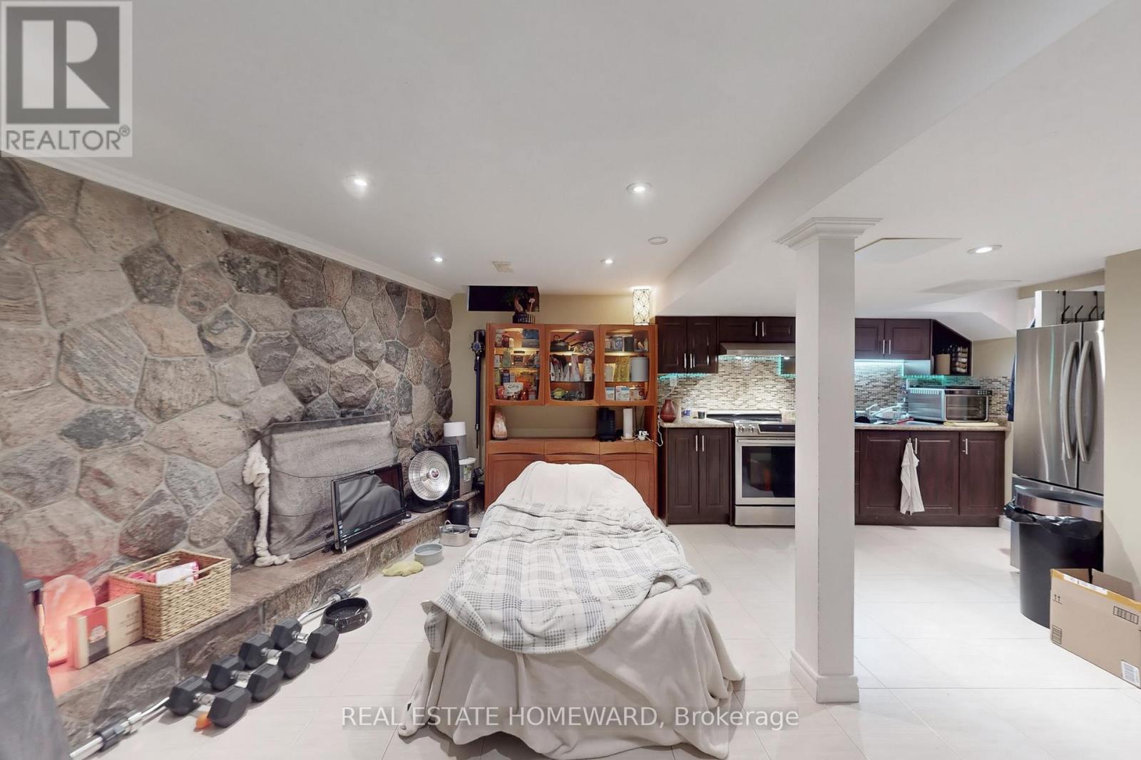 255 Kristin Grove, Mississauga, ON - Indoor