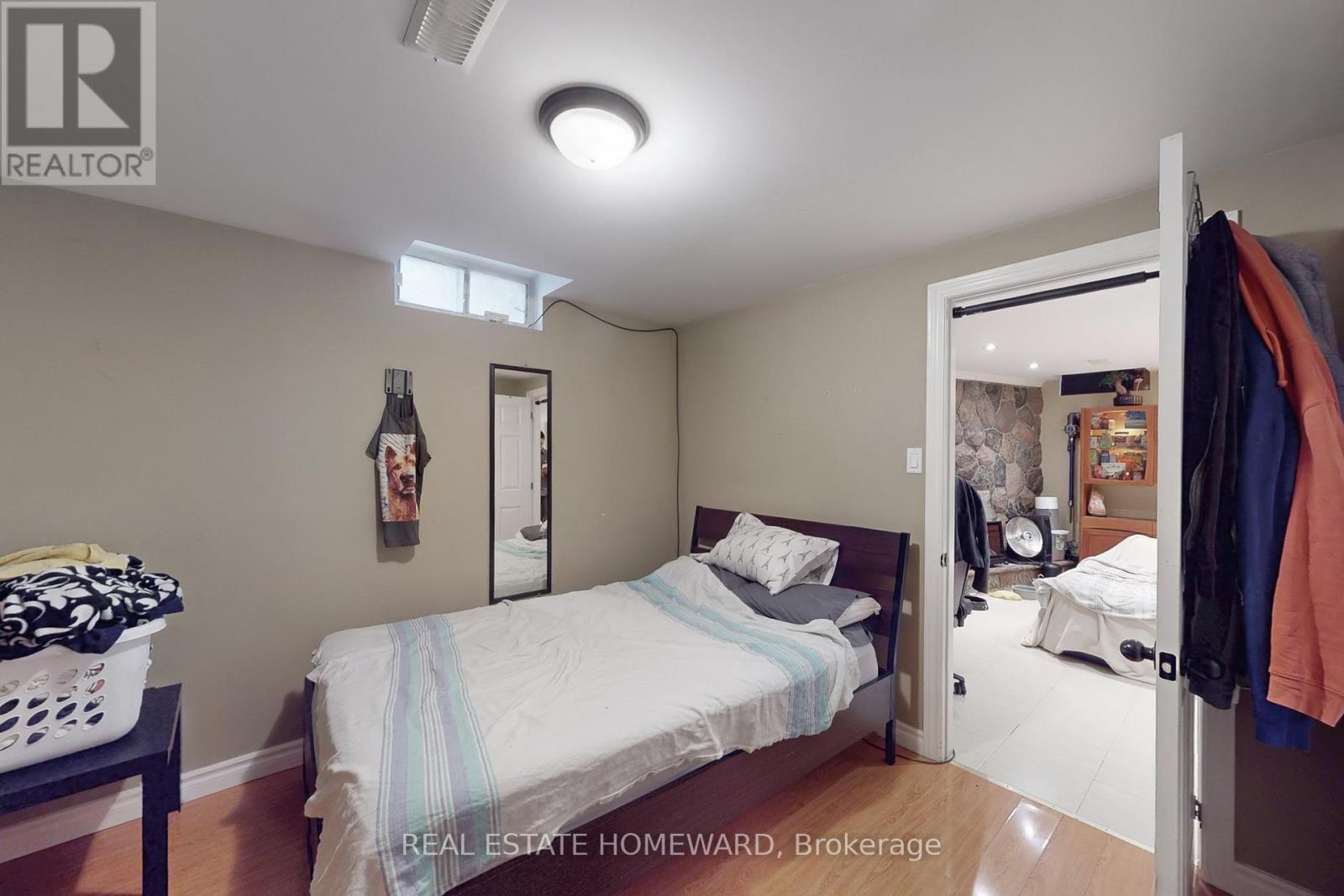 255 Kristin Grove, Mississauga, ON - Indoor Photo Showing Bedroom