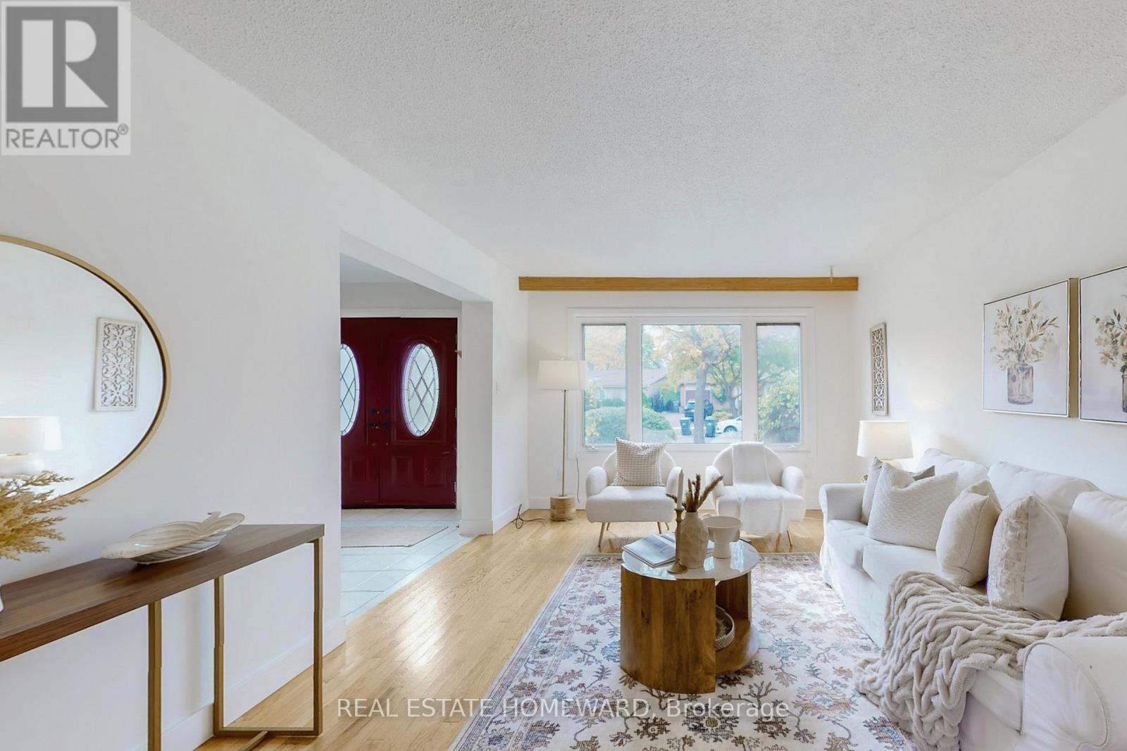 255 Kristin Grove, Mississauga, ON - Indoor Photo Showing Living Room