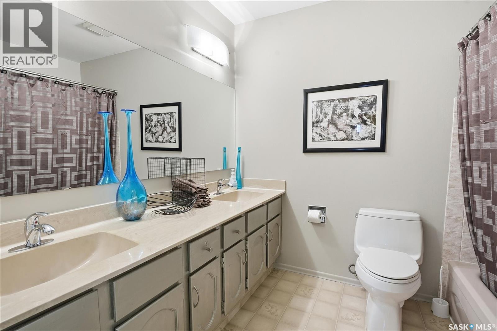 619 Trent Crescent, Saskatoon, SK - Indoor Photo Showing Bathroom