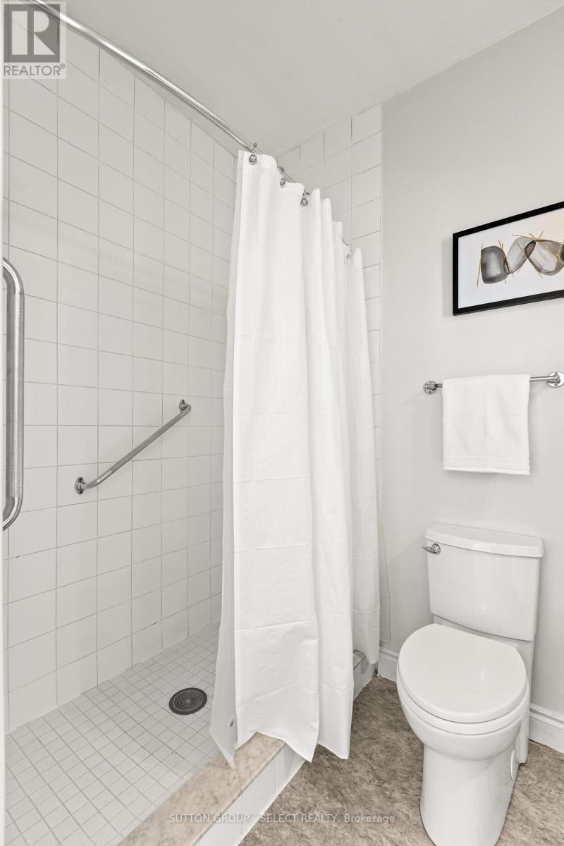 Primary Ensuite - 25 Partridge Street, London East (East B), ON - Indoor Photo Showing Bathroom