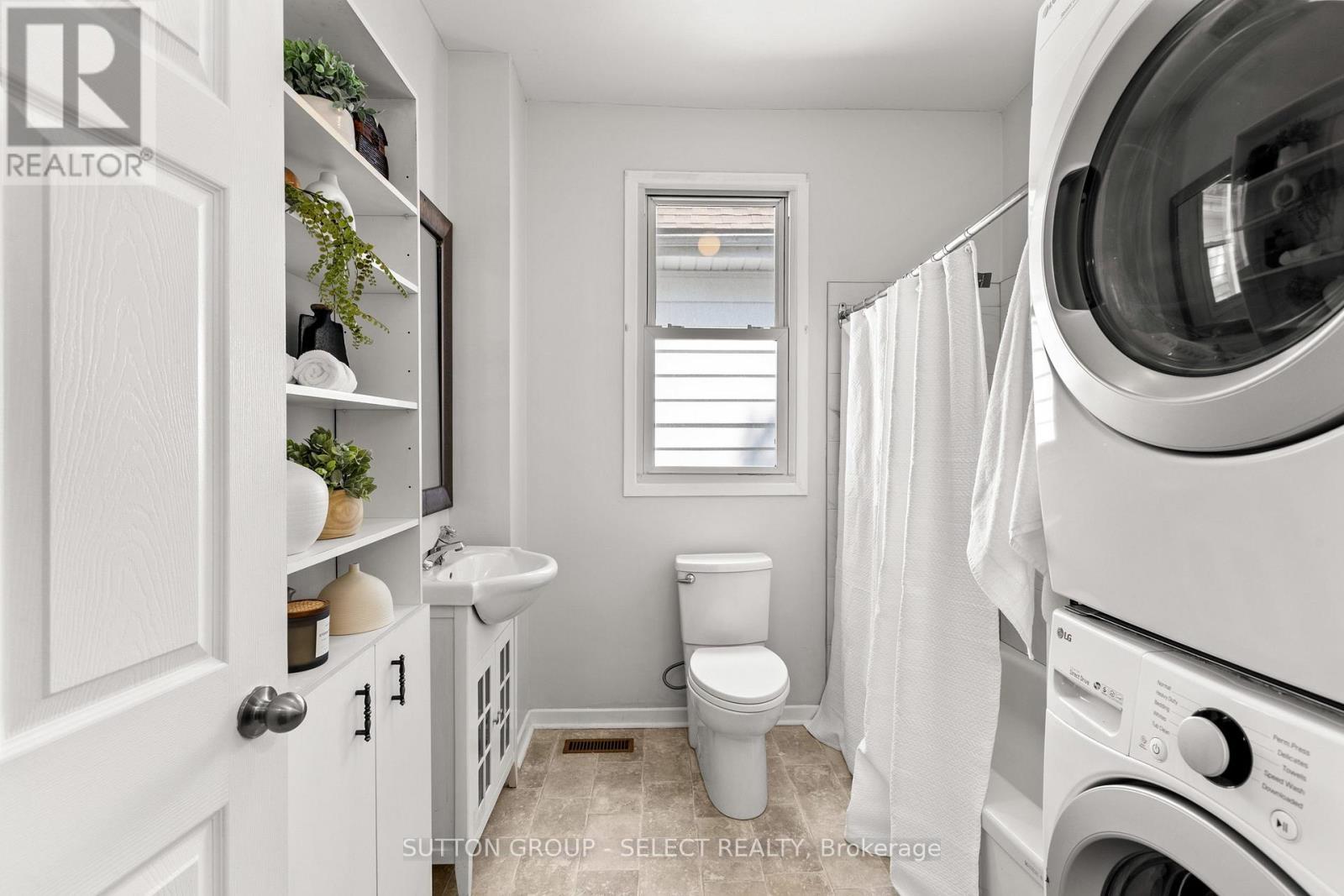 Second Bathroom - 25 Partridge Street, London East (East B), ON - Indoor Photo Showing Laundry Room