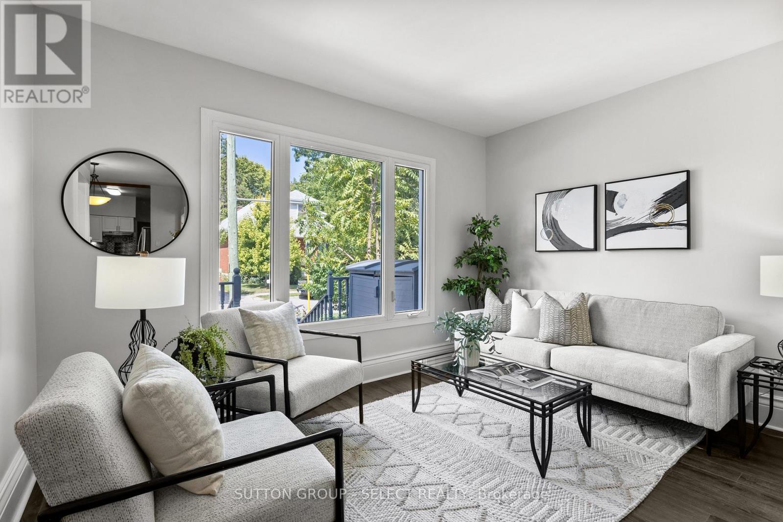 25 Partridge Street, London East (East B), ON - Indoor Photo Showing Living Room