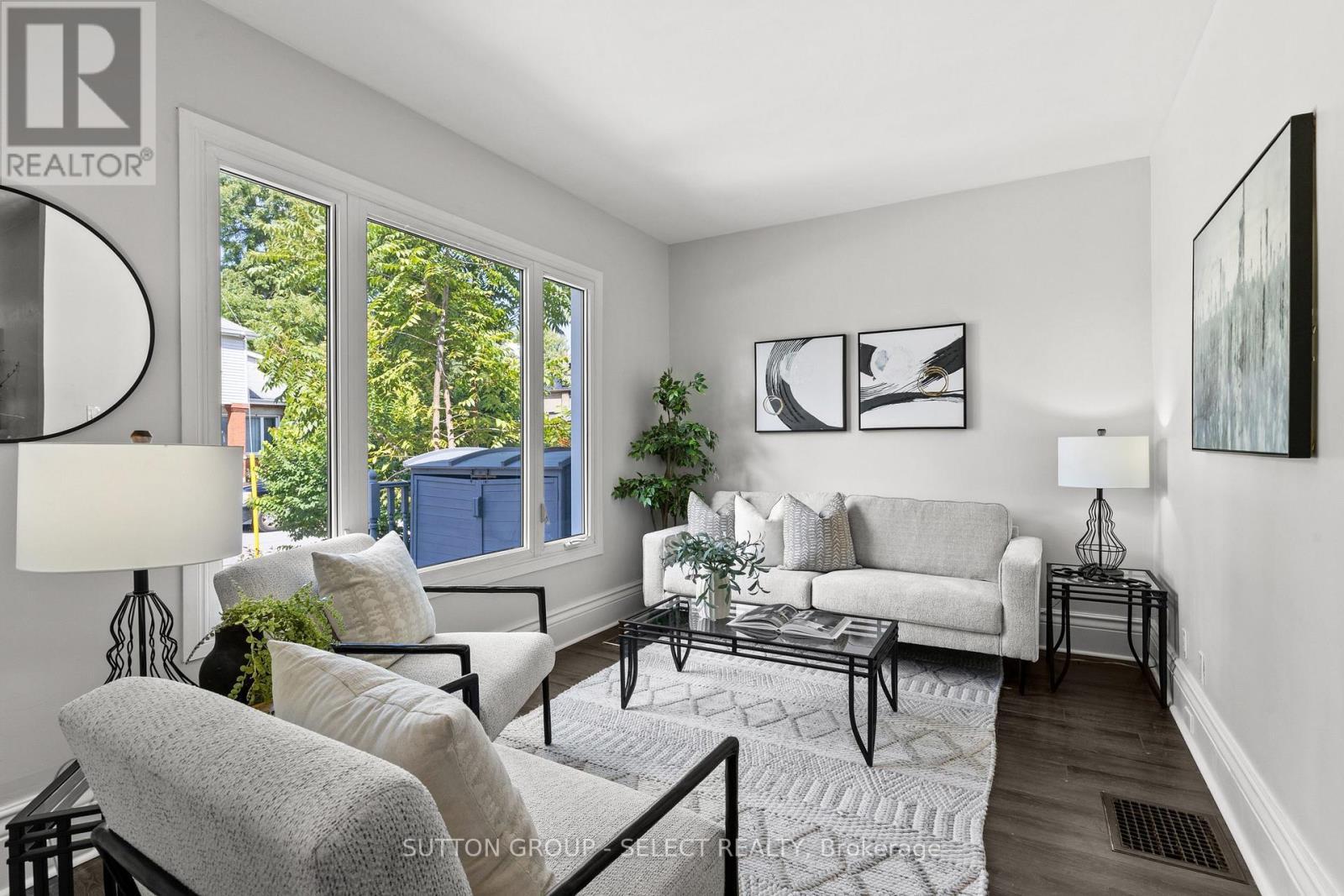 25 Partridge Street, London East (East B), ON - Indoor Photo Showing Living Room