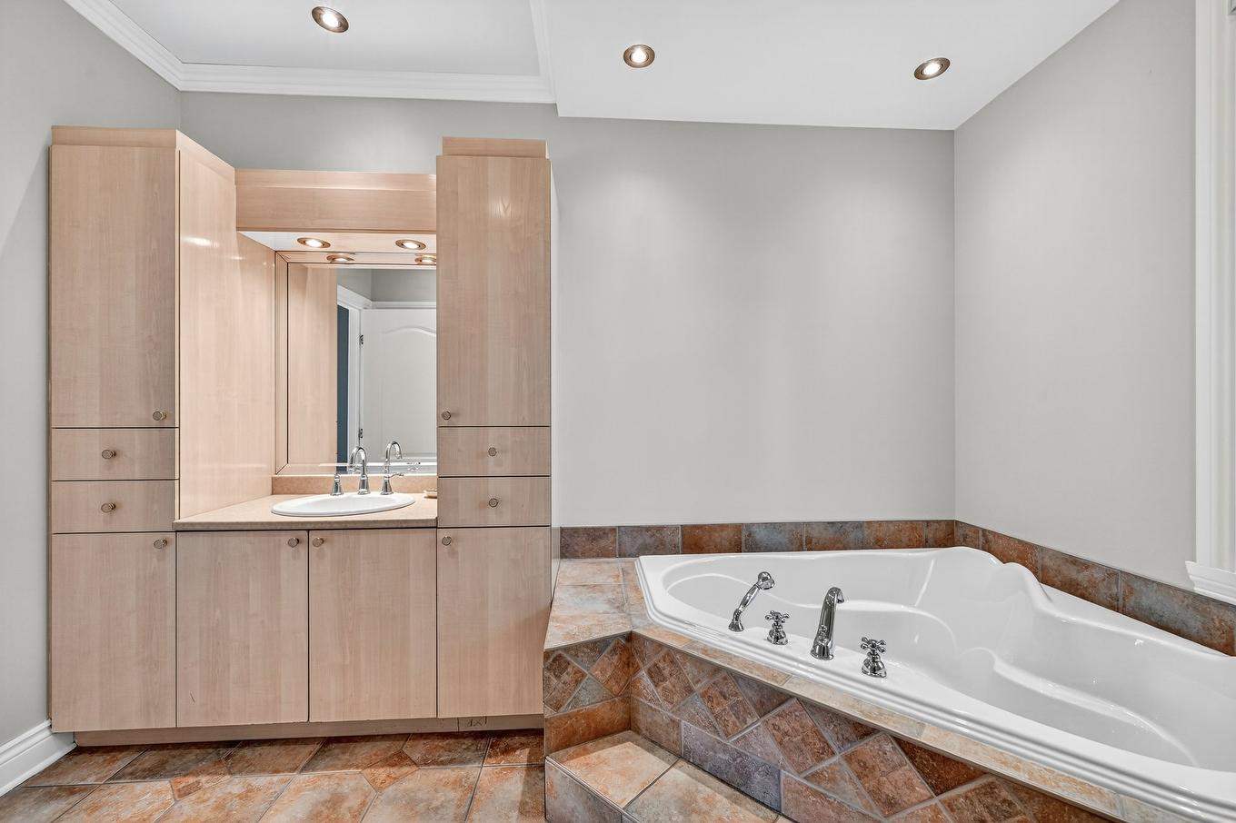 Salle de bains - 67 Rue Pierre-Vézina, Saint-Jean-Sur-Richelieu, QC - Indoor Photo Showing Bathroom