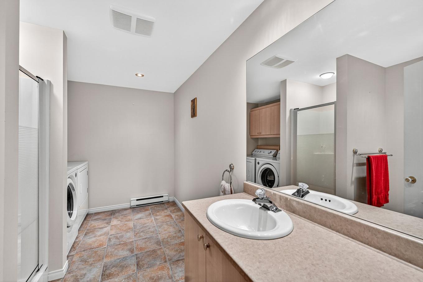 Salle de bains - 67 Rue Pierre-Vézina, Saint-Jean-Sur-Richelieu, QC - Indoor Photo Showing Laundry Room