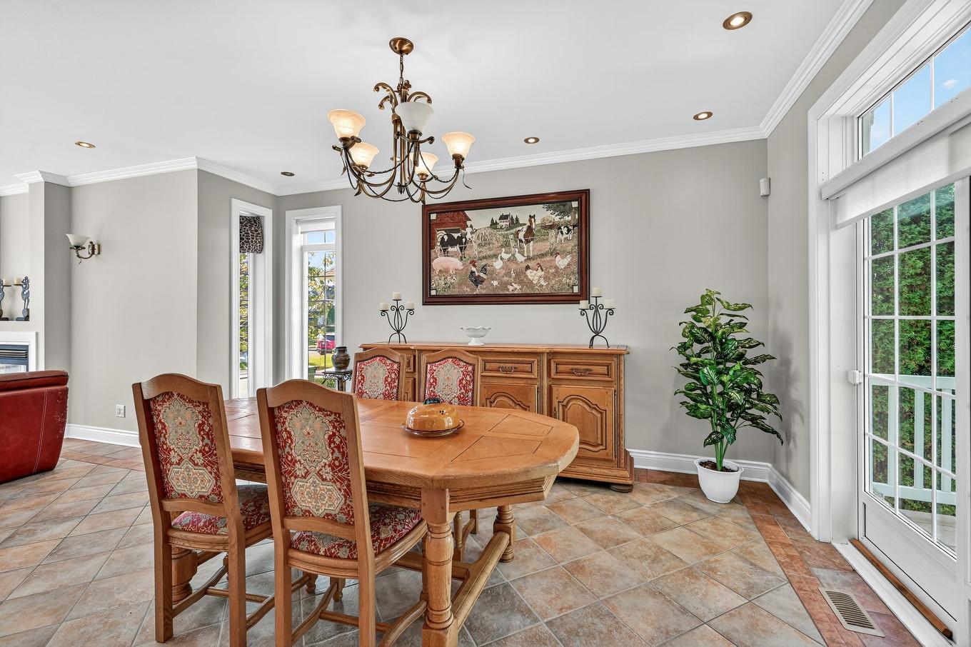 Salle à manger - 67 Rue Pierre-Vézina, Saint-Jean-Sur-Richelieu, QC - Indoor Photo Showing Dining Room