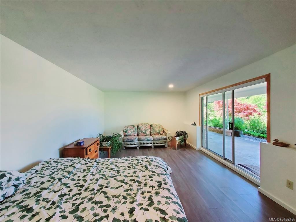 270 Cedar St, Tofino, BC