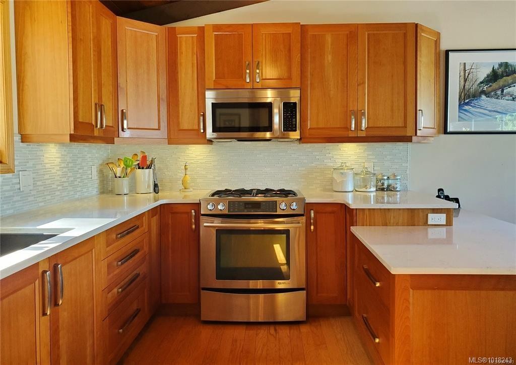 270 Cedar St, Tofino, BC