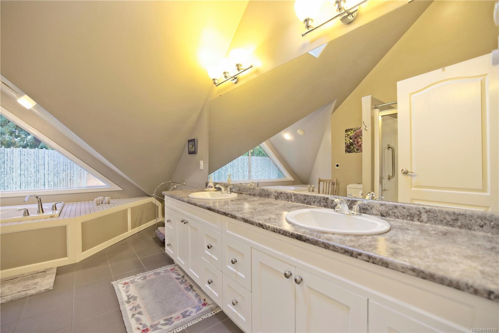 178 Elizabeth Dr, Salt Spring, BC