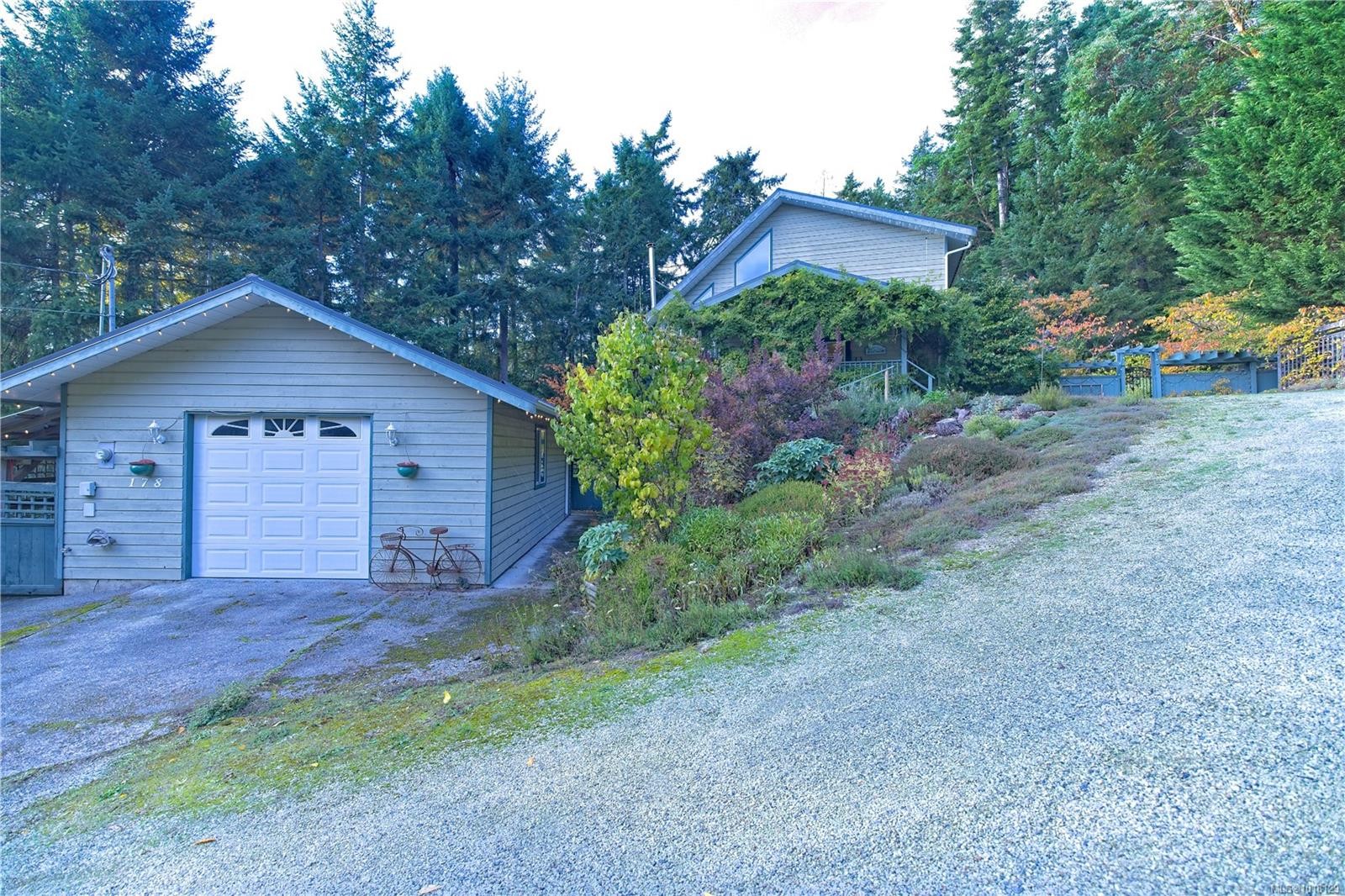 178 Elizabeth Dr, Salt Spring, BC