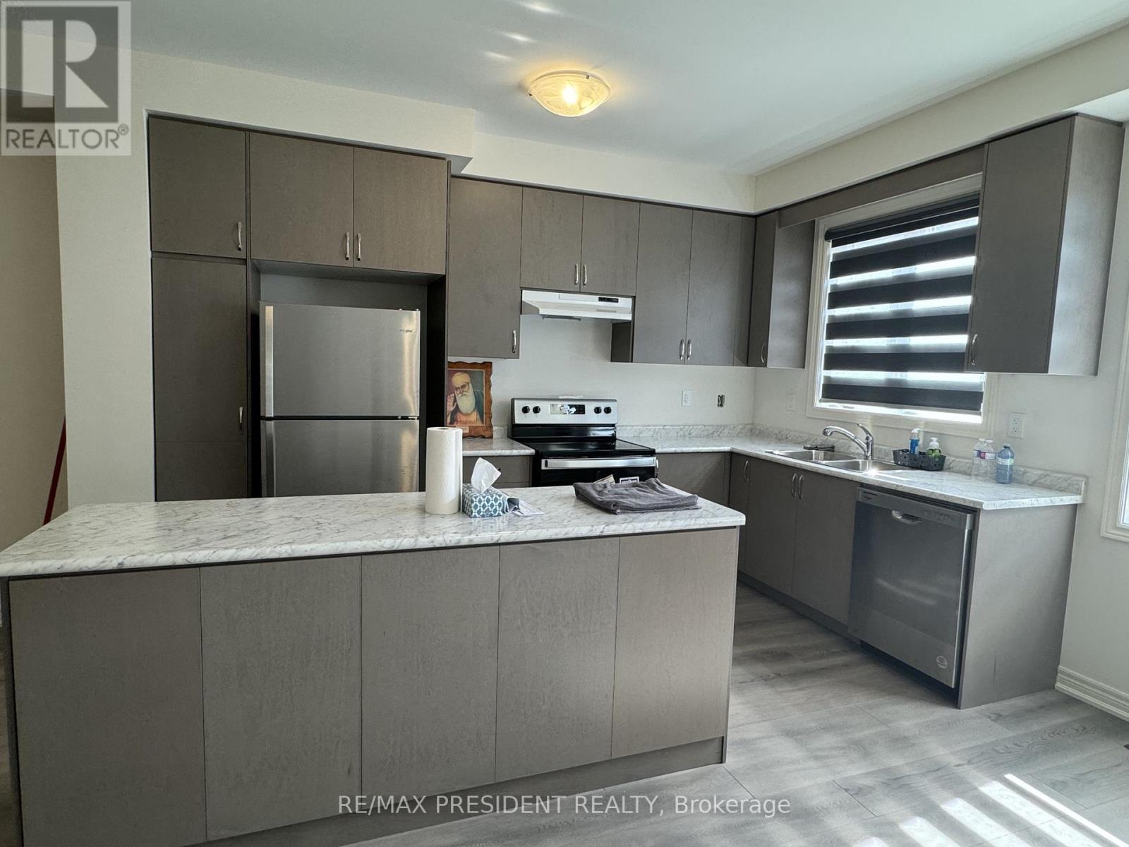 45 Gledhill Crescent, Cambridge, ON - Indoor Photo Showing Kitchen With Double Sink