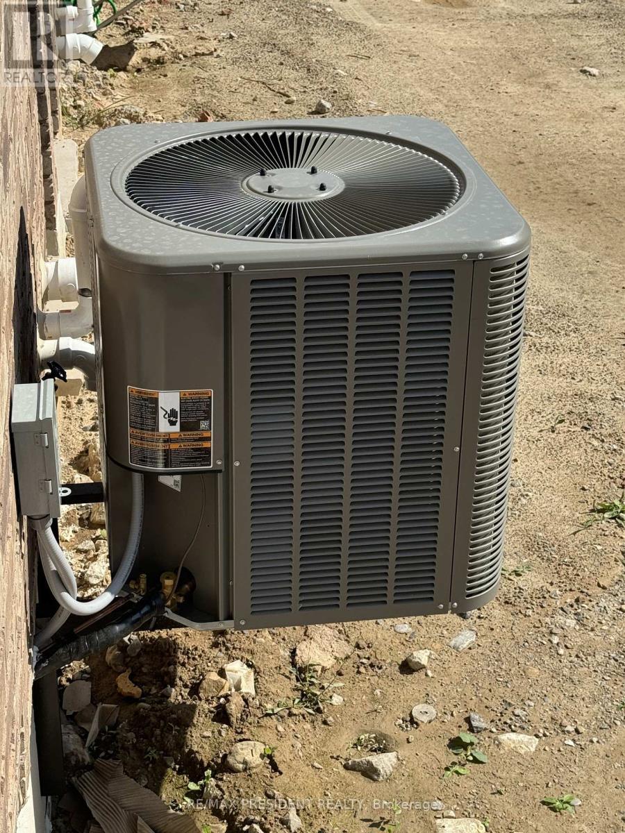 45 Gledhill Crescent, Cambridge, ON - Outdoor