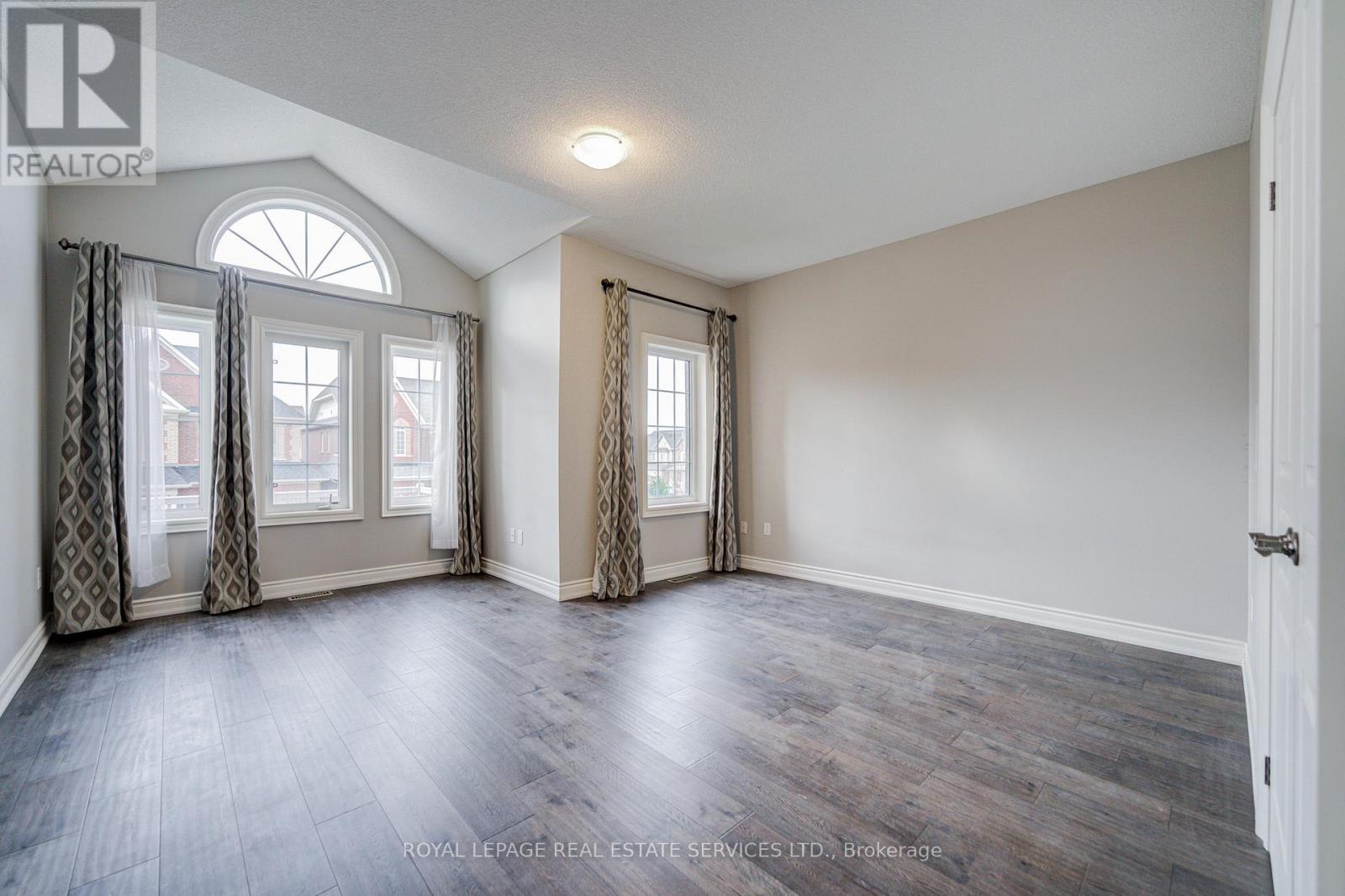 69 Card Lumber Crescent, Vaughan, ON - Indoor Photo Showing Other Room