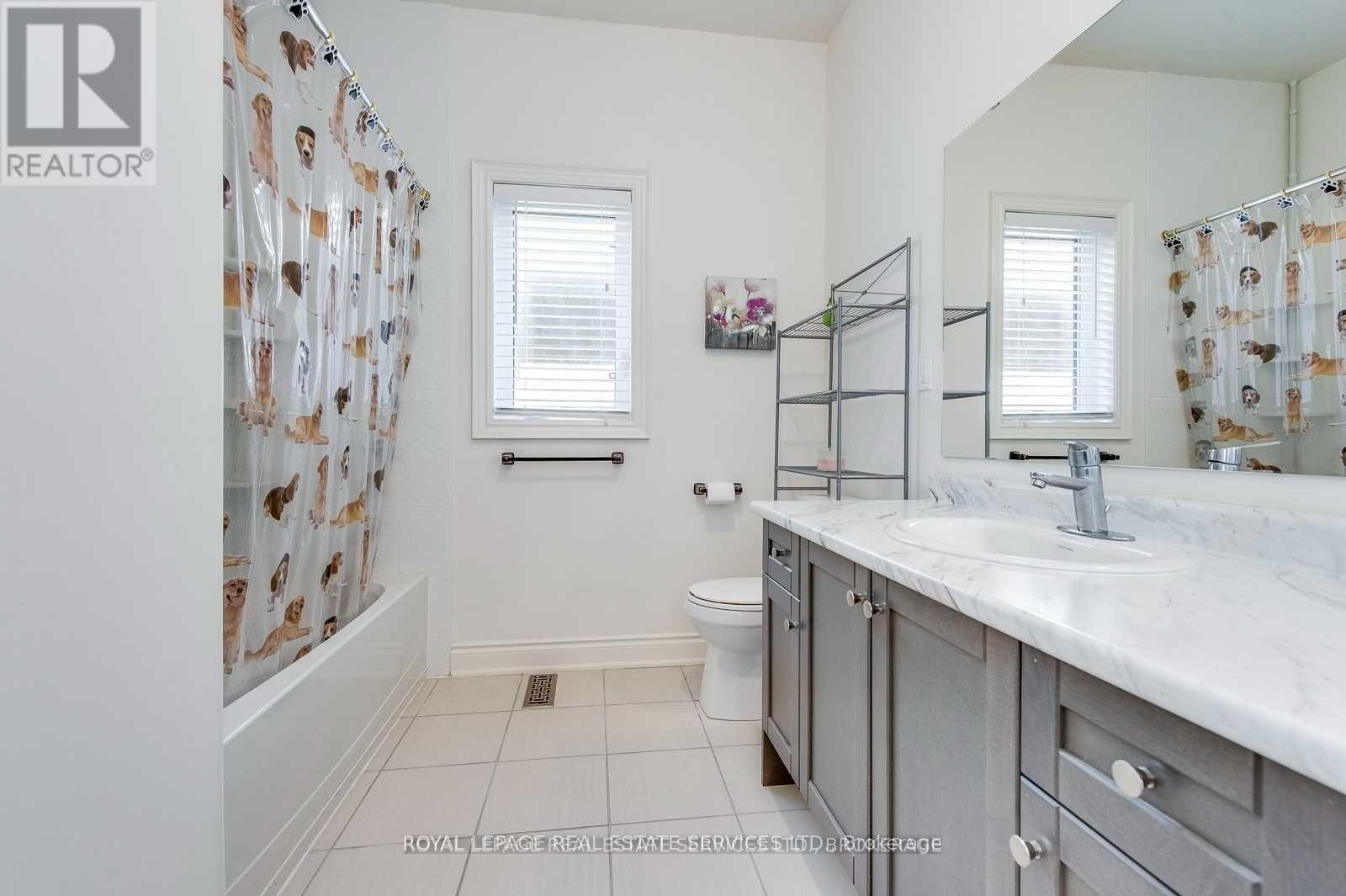 69 Card Lumber Crescent, Vaughan, ON - Indoor Photo Showing Bathroom