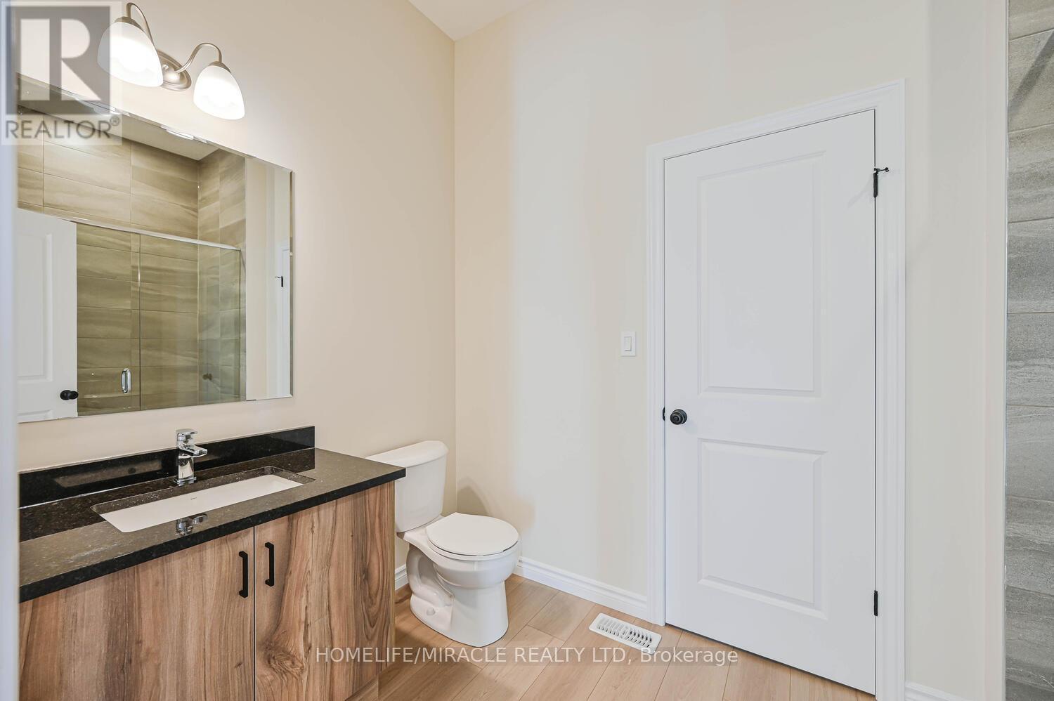 16 Munn Crescent, Brant, ON - Indoor Photo Showing Bathroom