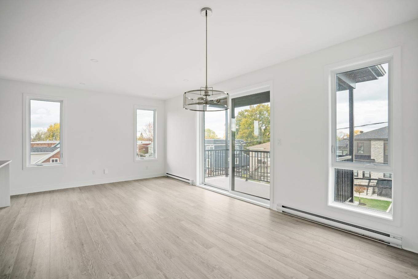 Salle à manger - 6-51 Ch. De La Beauce, Beauharnois, QC - Indoor Photo Showing Other Room