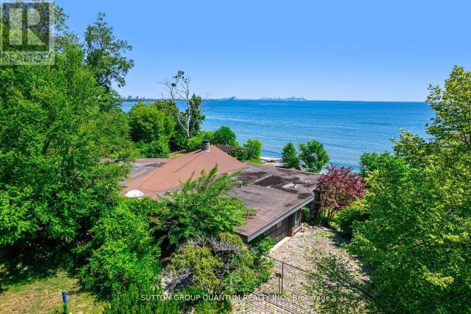 1390 Captain Court, Mississauga, ON - Outdoor With Body Of Water