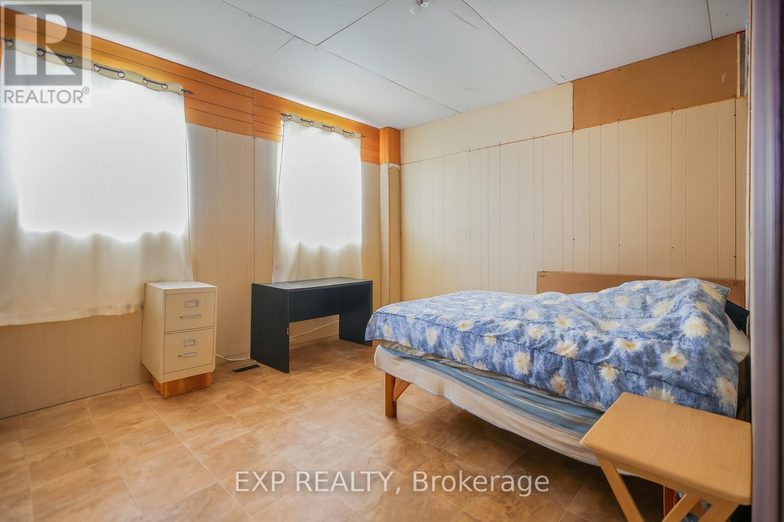 Virtually Edited - 21 Lansdowne Avenue, Norfolk, ON