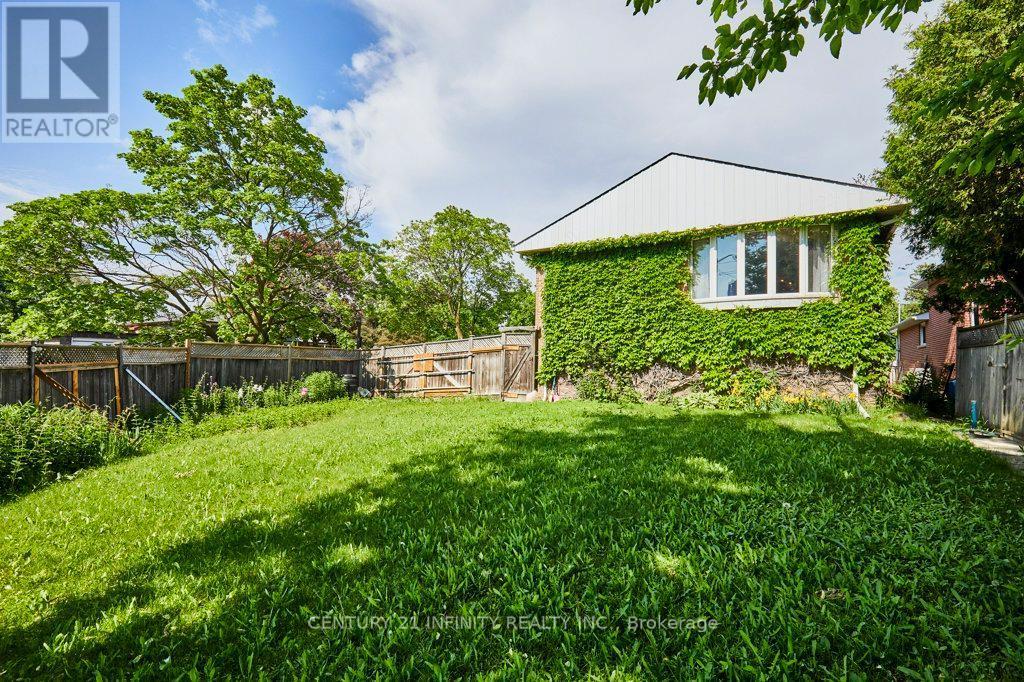 1 Goodland Gate, Toronto (Agincourt South-Malvern West), ON - Outdoor