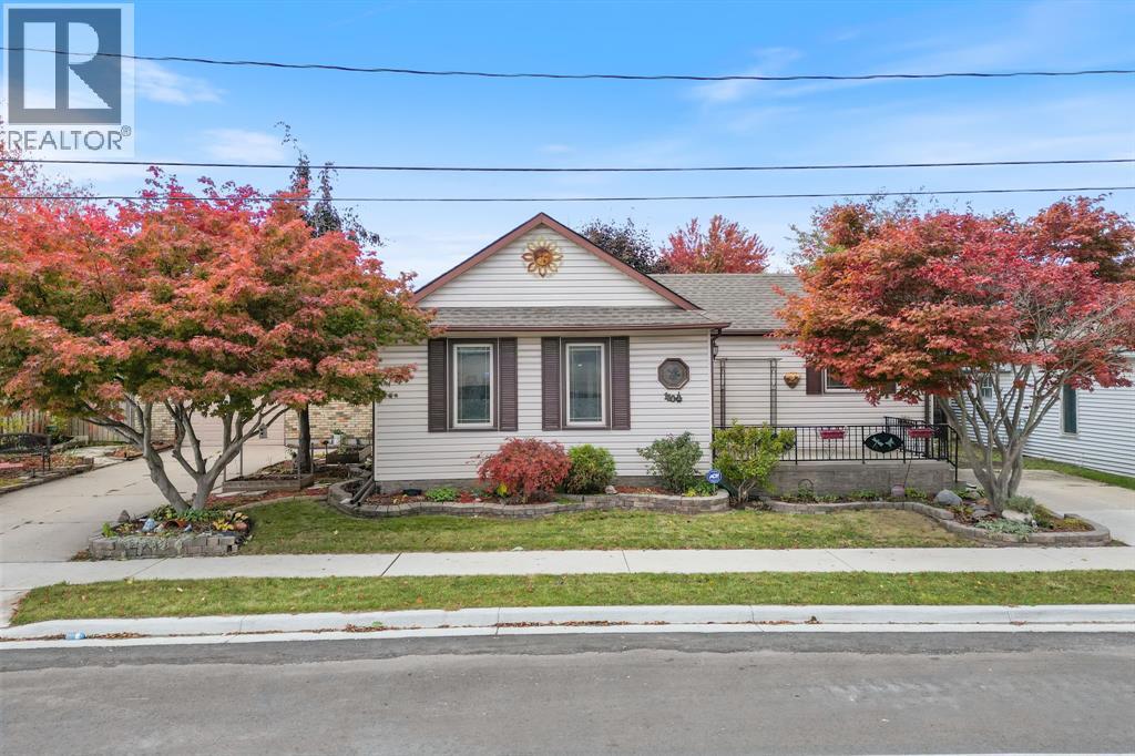 110 St Clair Street, Point Edward, ON - Outdoor