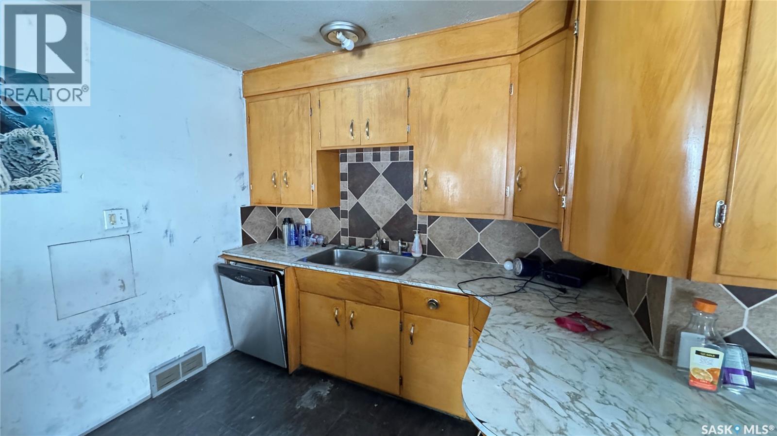 501 2Nd Street, Kenaston, SK - Indoor Photo Showing Kitchen With Double Sink