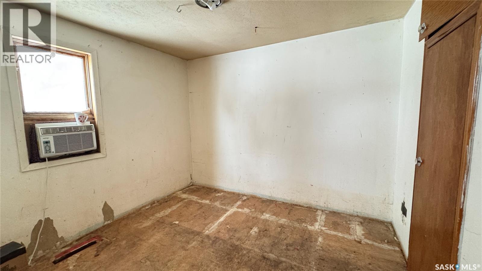 501 2Nd Street, Kenaston, SK - Indoor Photo Showing Other Room