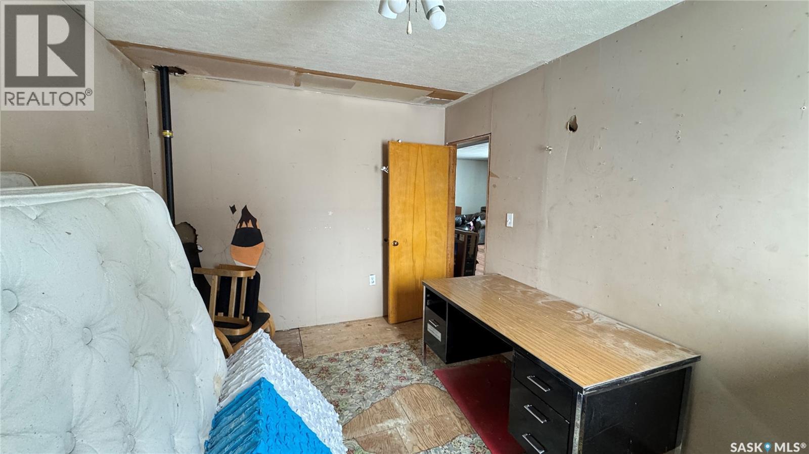 501 2Nd Street, Kenaston, SK - Indoor