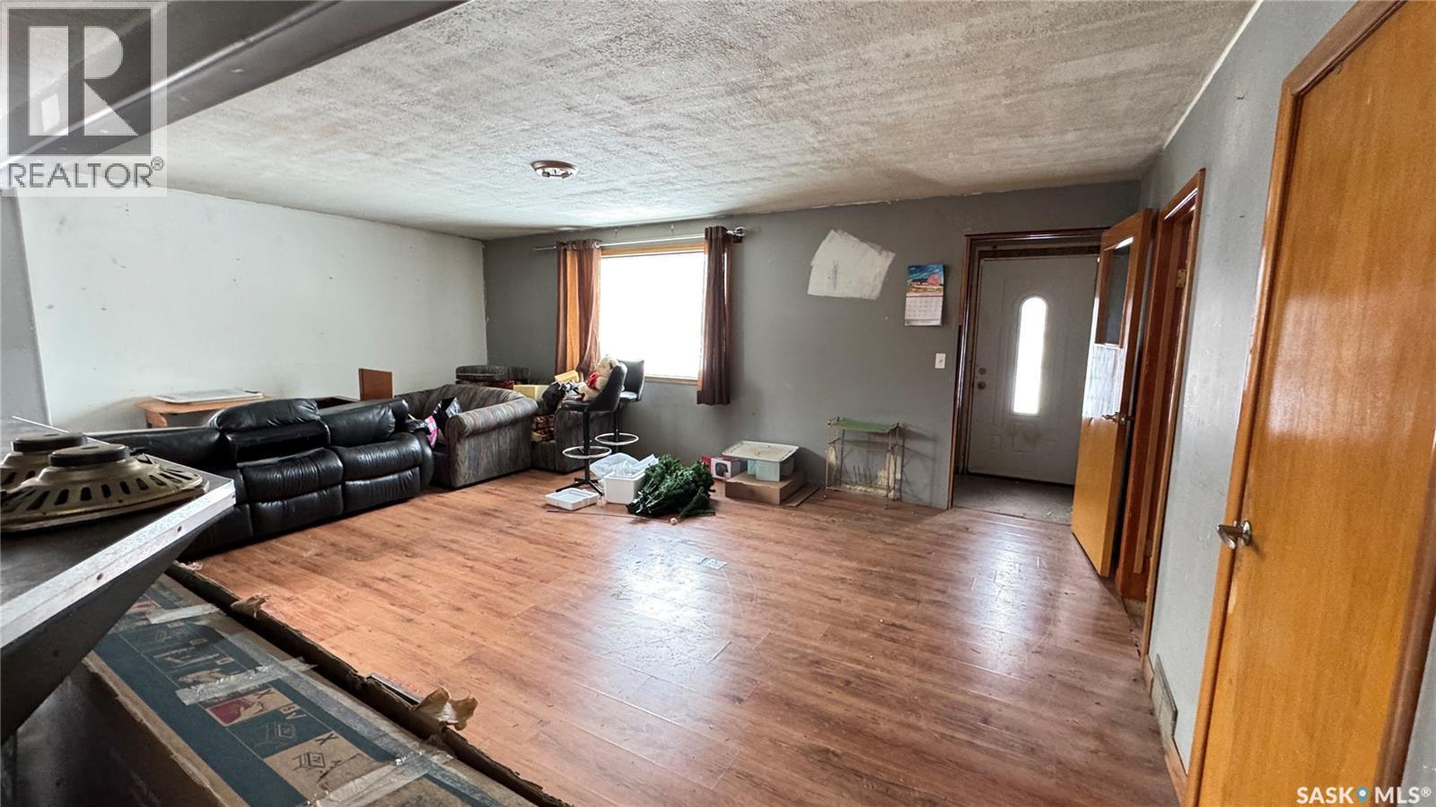 501 2Nd Street, Kenaston, SK - Indoor