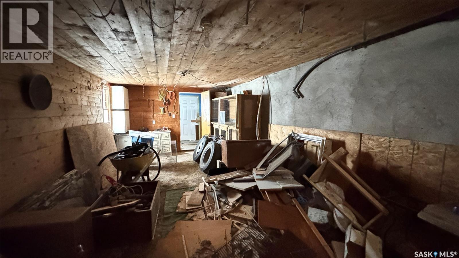 501 2Nd Street, Kenaston, SK - Indoor